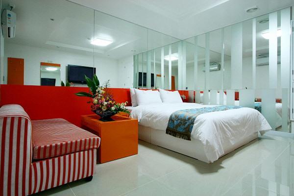 Hotel Cleopatra Ilsan Коян Номер фото